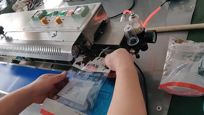 Надувна машина безперервної герметизації