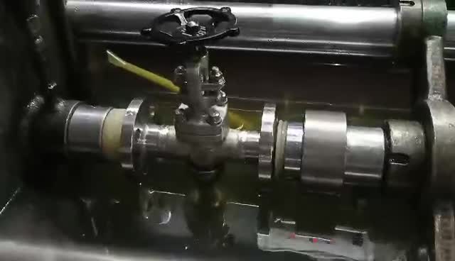 Stainless Steel Forged Gate Valve High Pressure Gas Test.mp4